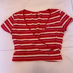 Striped cropped v neck T-shirt